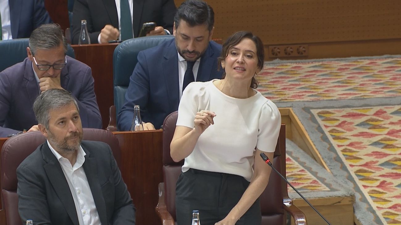 Ayuso carga contra el "infierno fiscal" de Sánchez con 140 subidas de impuestos