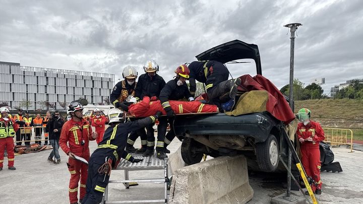 Siete equipos de bomberos de Madrid compiten en Alcobendas para representar a la Comunidad en el campeonato nacional