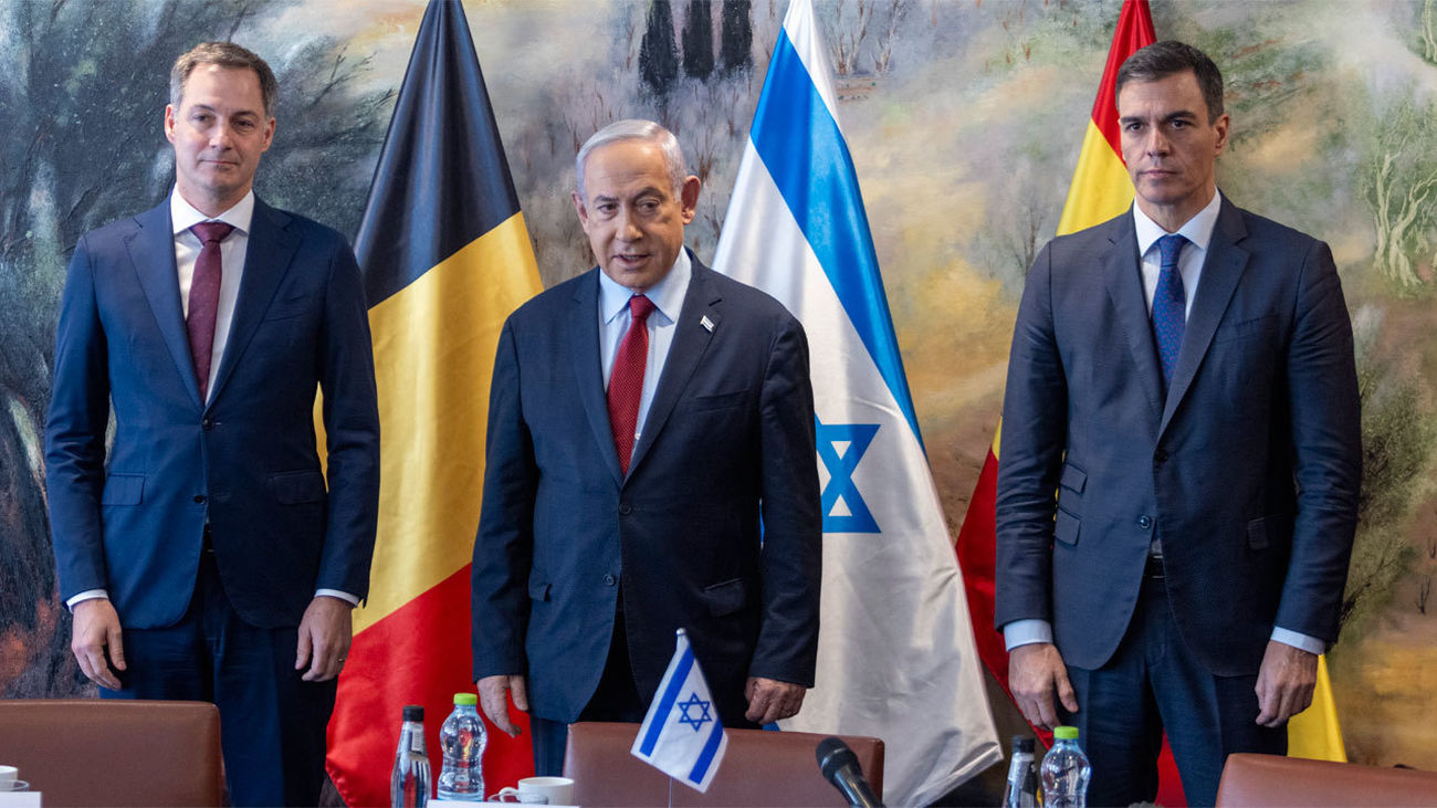 El primer ministro belga, Alexander de Croo; el primer ministro de Israel, Benjamin Netanyahu, y Pedro Sánchez, durante un encuentro en Jerusalén  en 2023