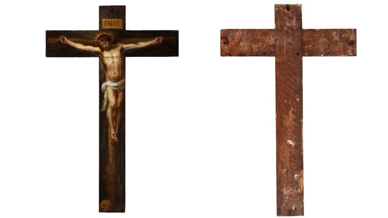Parte delantera y trasera del 'Cristo en la cruz' de Bartolomé Esteban Murillo