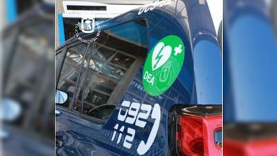 La Policía de Madrid salva la vida de un menor tras sufrir una parada cardíaca en un partido de fútbol en Carabanchel