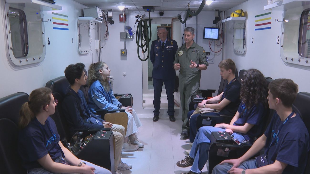 40 estudiantes españoles realizarán un vuelo en microgravedad el 6 de mayo