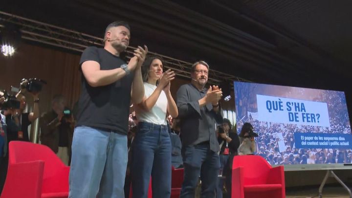 Gabriel Rufián (i) e Irene Montero (c)