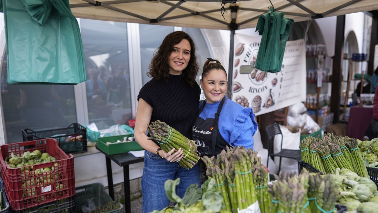 Ayuso pone en valor la calidad de los productos de proximidad de la región en el Día del Mercado de la Cámara Agraria
