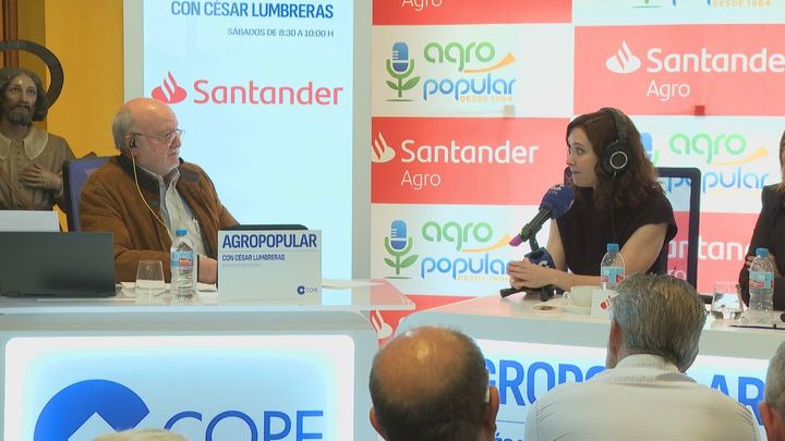 El periodista César Lumbreras entrevista a Díaz Ayuso