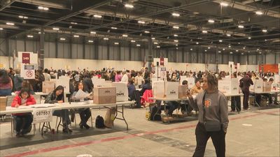 105.000 peruanos, citados en Ifema para votar en las presidenciales de su país