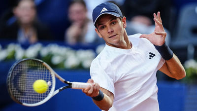 Jódar fulmina a Munar en su estreno en el Trofeo Conde de Godó