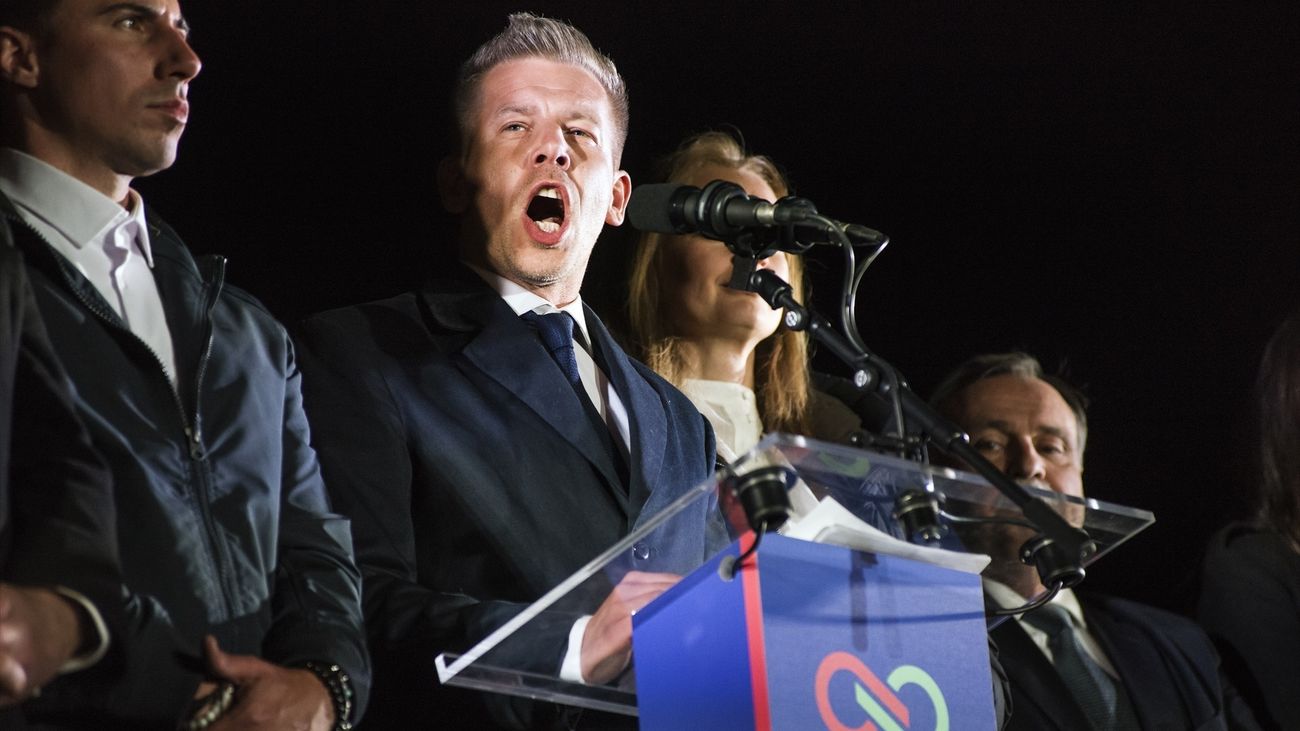 La victoria del conservador Magyar acaba con 16 años de ultranacionalismo en Hungría