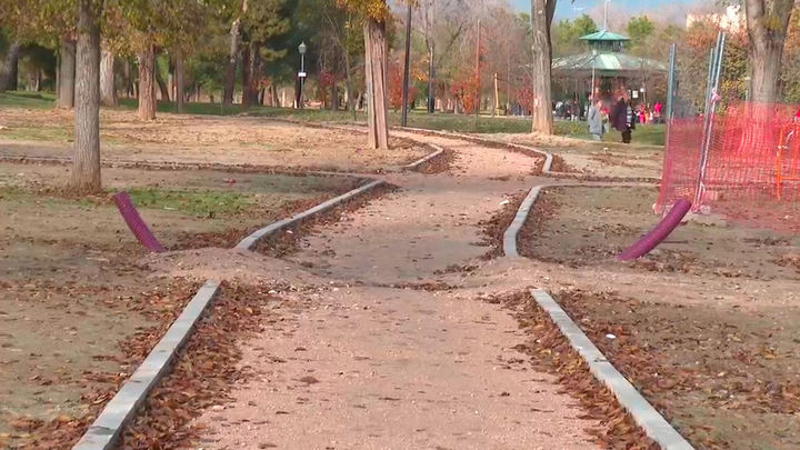 Investigan la muerte de un joven en el Cerro Almodóvar, en Villa de Vallecas: convulsionó y sus acompañantes huyeron