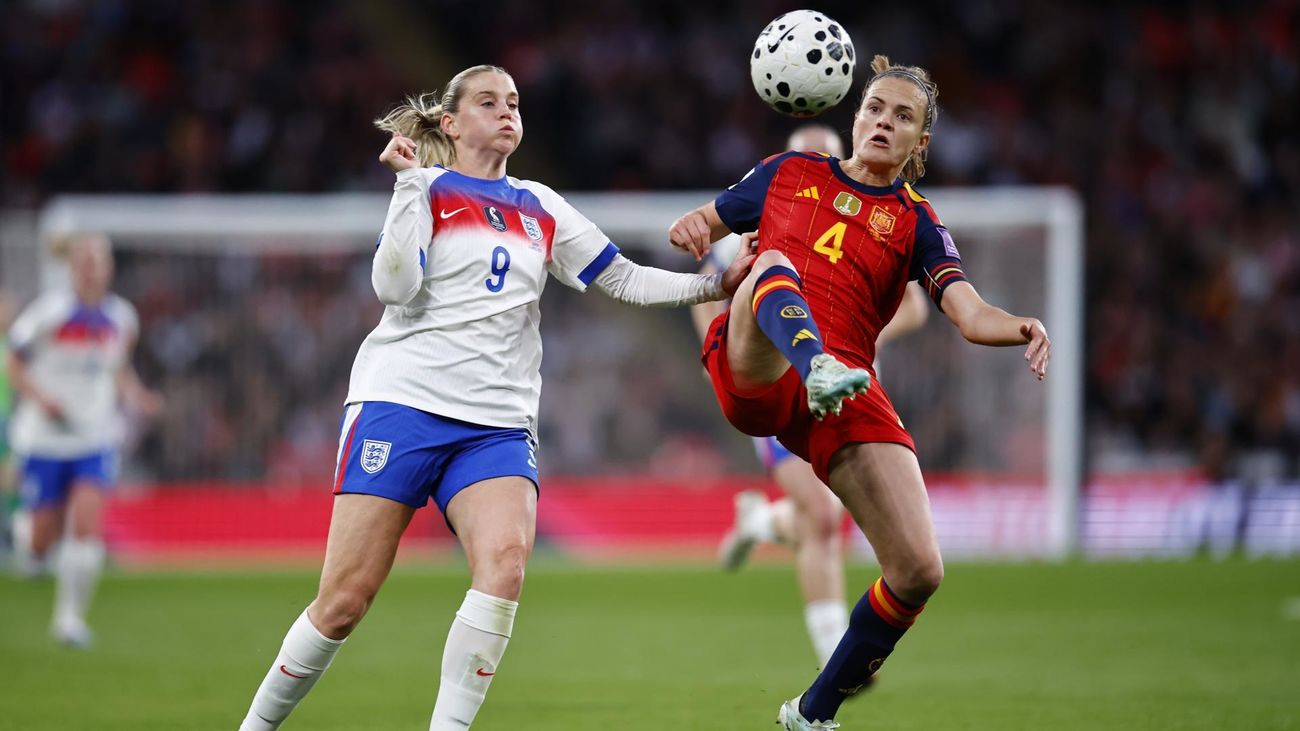 Irene Paredes ante Inglaterra
