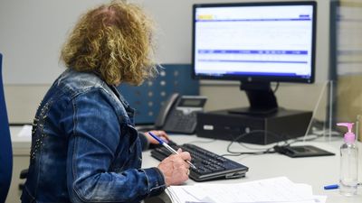 El TJUE considera insuficiente que España convierta los interinos en indefinidos no fijos