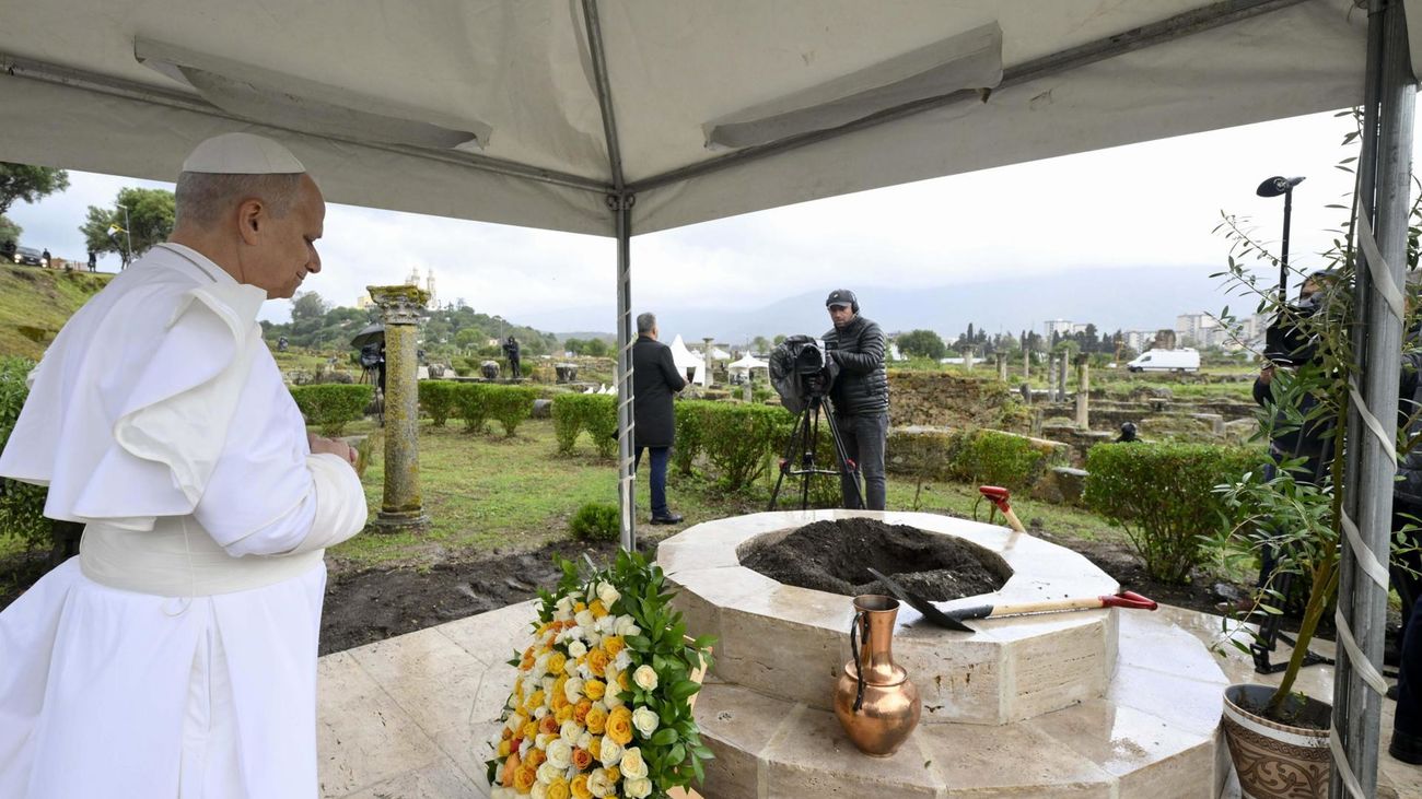 El Papa visita el área arqueológica de Hipona, siguiendo las huellas de San Agustín