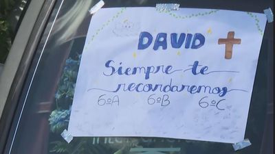 Villanueva de la Cañada da el último adiós a David, el pequeño asesinado