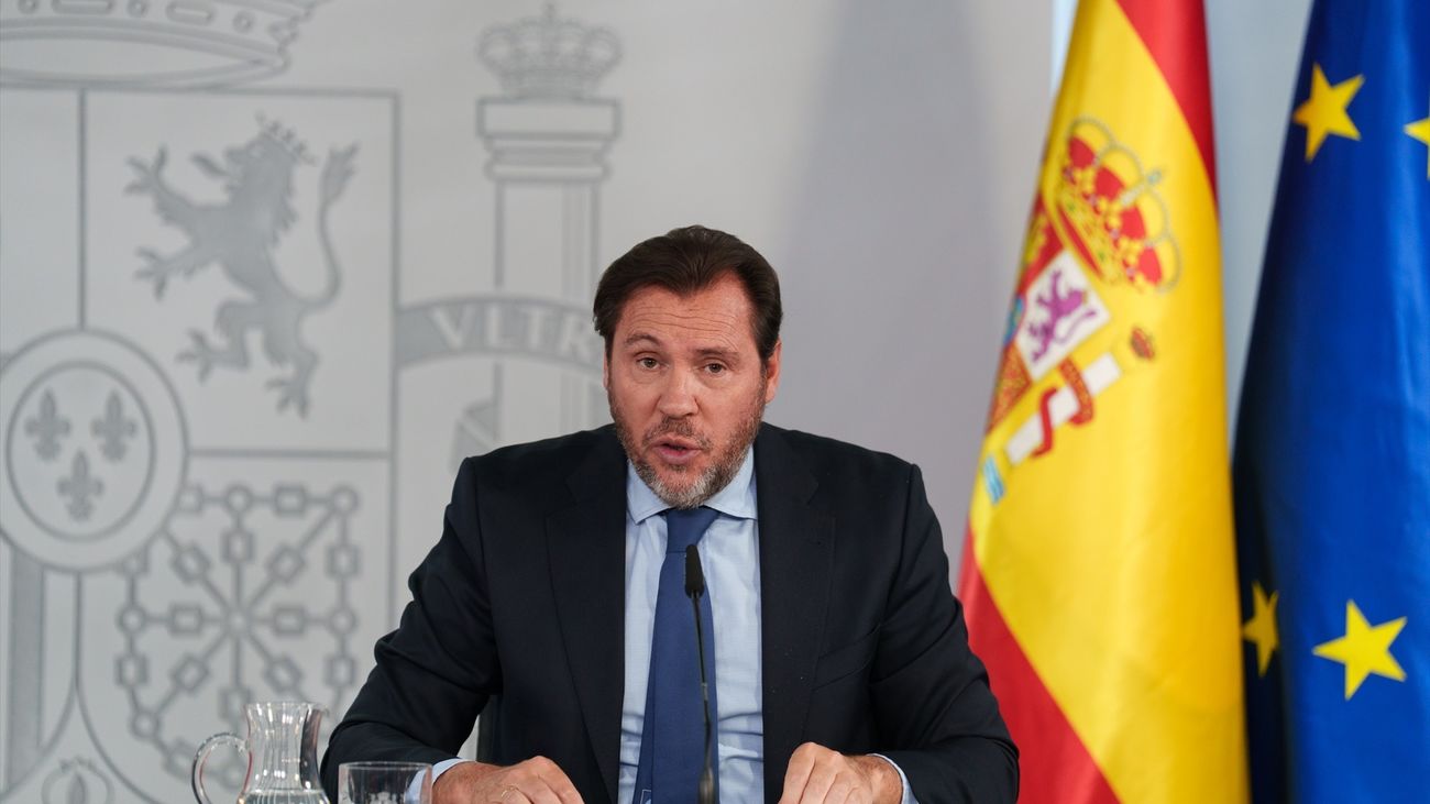 Óscar Puente apunta al 112 por el accidente de Adamuz mientras las víctimas convocan una protesta en el Congreso