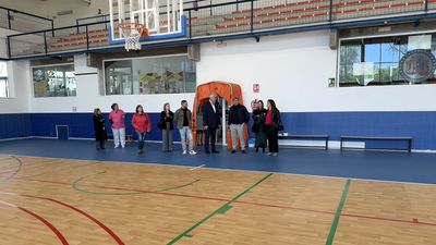 Casarrubuelos mejora sus calles y el polideportivo municipal