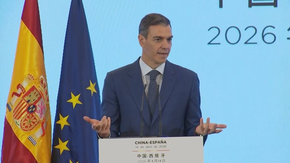 Sánchez emplaza a frenar a la ultraderecha y Abascal dice que 'la prioridad nacional' tiene el apoyo mayoritario