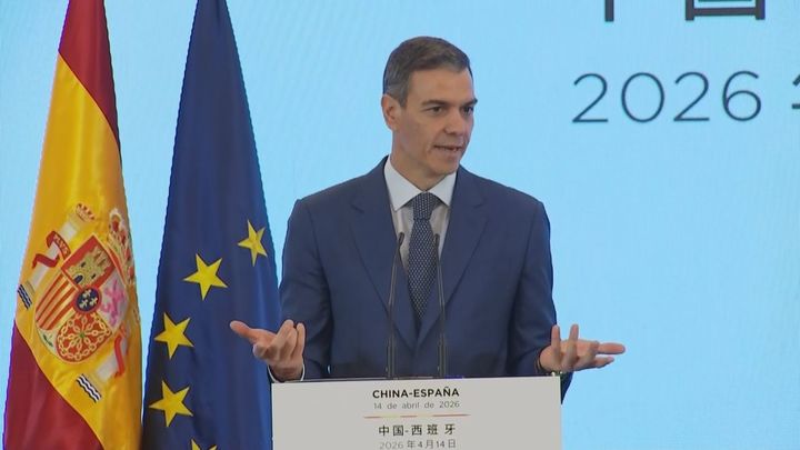 Sánchez emplaza a frenar a la ultraderecha y Abascal dice que 'la prioridad nacional' tiene el apoyo mayoritario