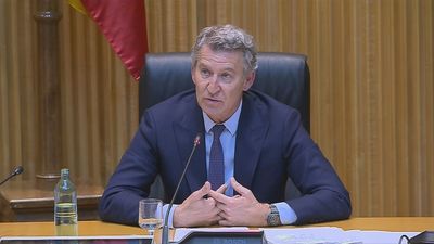 Feijóo pide la dimisión de Sánchez porque "no es aceptable" un presidente "con su mujer procesada"