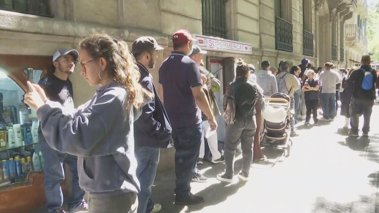 Feijóo acusa al Gobierno de regularizar inmigrantes "a granel": "Esto es un disparate"