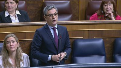 Bolaños defiende su derecho a criticar a Peinado y el PP le responde que "podría ser ministro de Orbán"