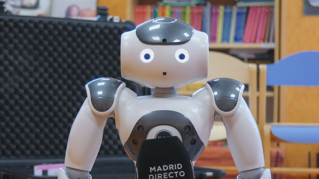 Robic, el robot que ayuda a niños con necesidades especiales y mayores
