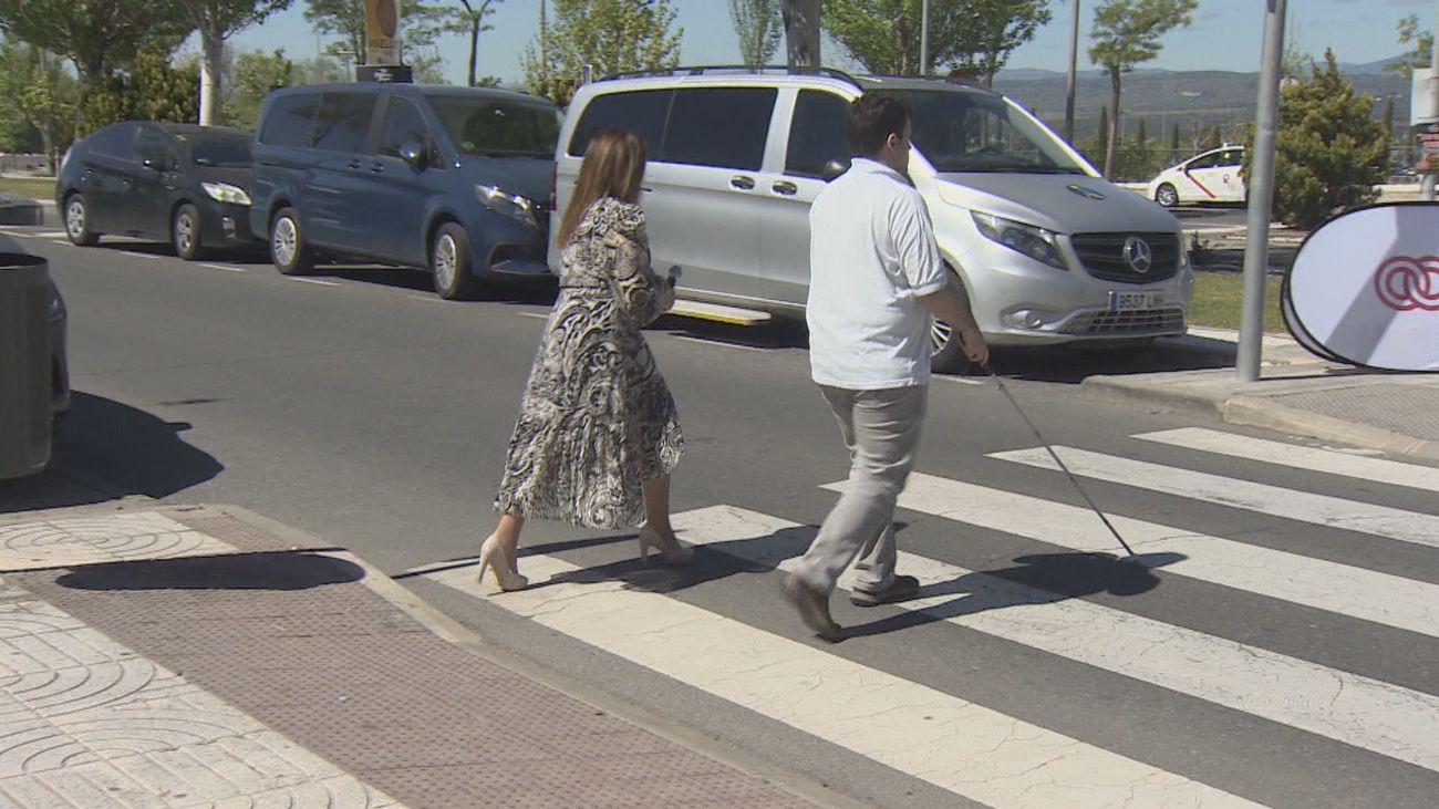 Las Rozas prueba un sistema pionero para proteger a peatones con discapacidad