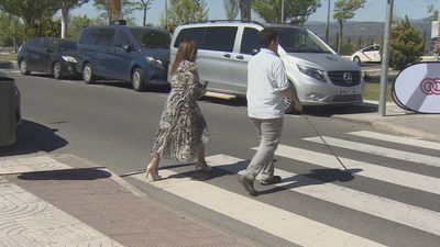 Las Rozas prueba un sistema pionero para proteger a peatones con discapacidad