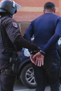 La Policía Nacional irrumpe en dos 'amanecederos' de Carabanchel tras las quejas vecinales por ruidos, peleas y drogas