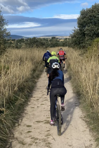 Ciclistas en una de las Rutas Saludables de Pedrezuela,