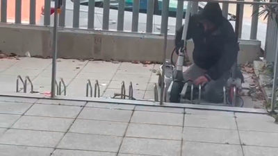 El Leguario, en Parla, hartos de robos y okupaciones