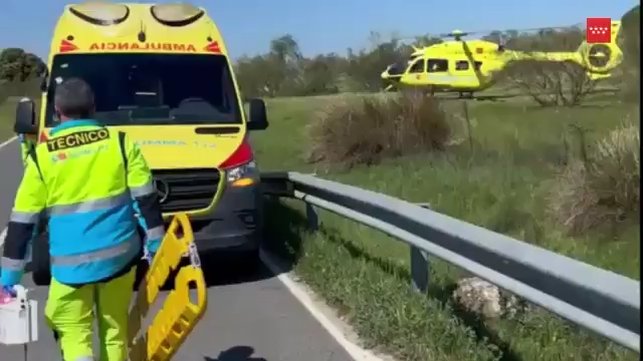 Herido grave un motorista de 62 años tras salirse de la vía en Navas del Rey