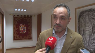 Bautista vuelve a negar su dimisión tras admitirse la querella por acoso a una exedil