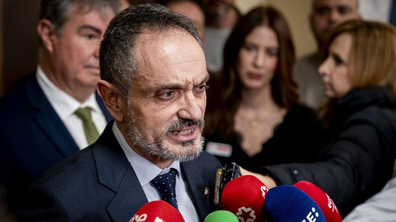 Bautista vuelve a negar su dimisión tras admitirse la querella por acoso a una exedil