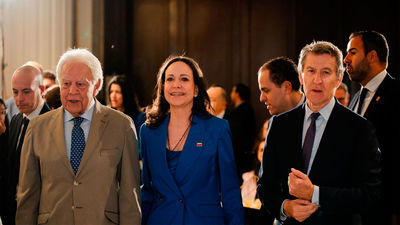 Felipe González elogia el liderazgo de María Corina Machado: "Te mereces el premio Nobel por tu lucha por la libertad"