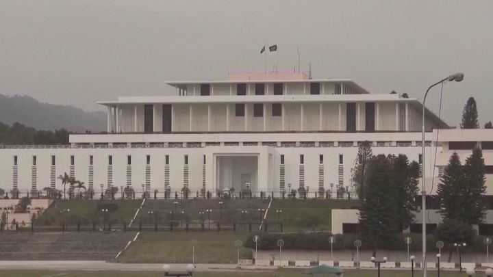 El Gobierno paquistaní se reúne con el embajador de Irán ante la cita en Islamabad