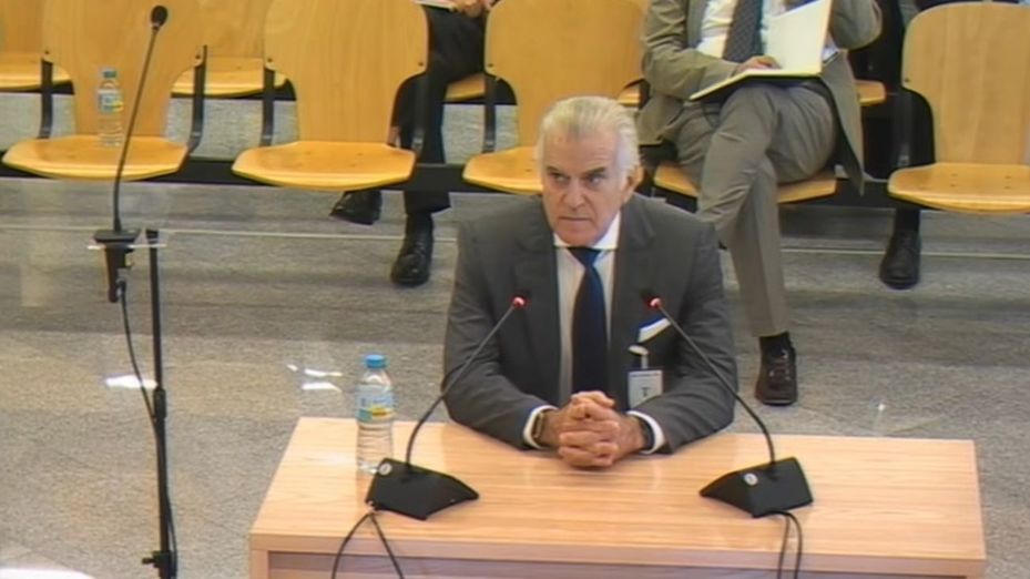 Bárcenas declara que no se creyó al inicio la operación para espiarle: "Me parece de película"