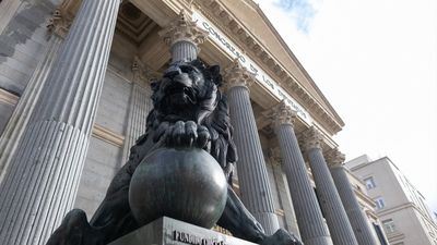 Callejeando por Madrid: Los Leones del Congreso de los Diputados