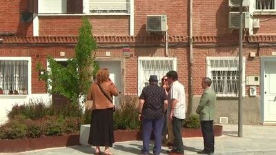 La Colonia de Bomberos de Usera se renueva con más vegetación y espacio para peatones