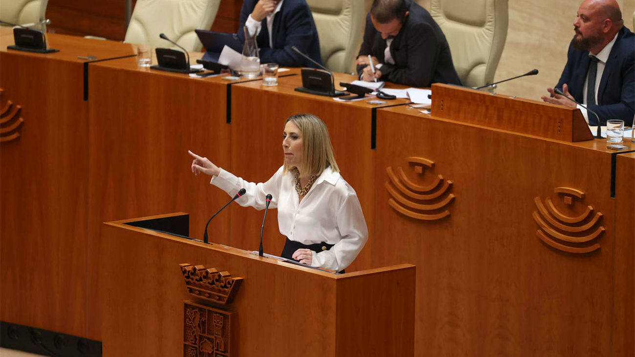 Guardiola exige a Sánchez financiación "justa", un tren "digno" y mantener abierta la Central de Almaraz