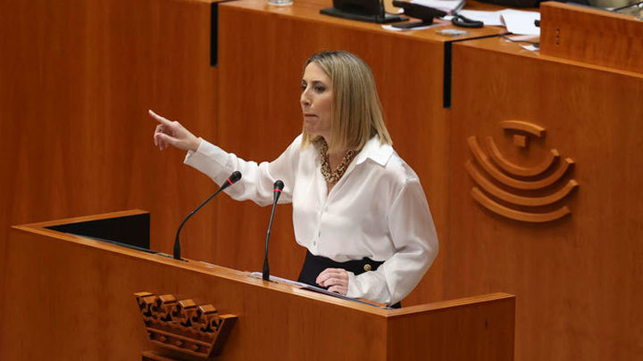 Guardiola exige a Sánchez financiación "justa", un tren "digno" y mantener abierta la Central de Almaraz