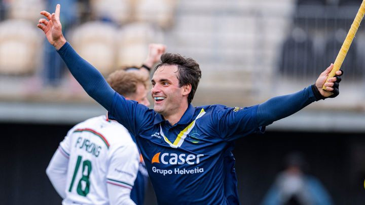 Club de Campo remonta para seguir a la caza del líder