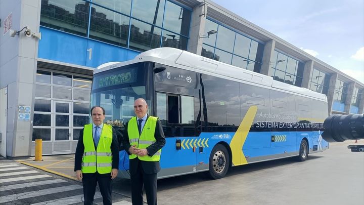 Madrid estrena el primer autobús 'antiatropello': así funciona el sistema que alerta a peatones y conductores