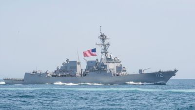Trump ordena abrir fuego contra cualquier embarcación de Irán que mine el estrecho de Ormuz