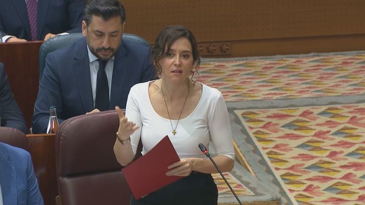 Ayuso defiende ante Vox la "racionalidad" de su Gobierno con las ayudas: "Nadie deja atrás a ningún español"
