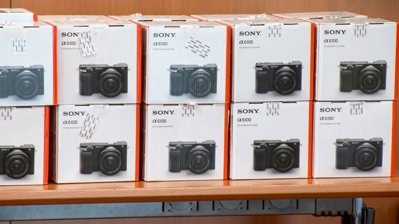 Roban 52 cámaras en la Universidad Rey Juan Carlos de Móstoles y las revenden en Wallapop