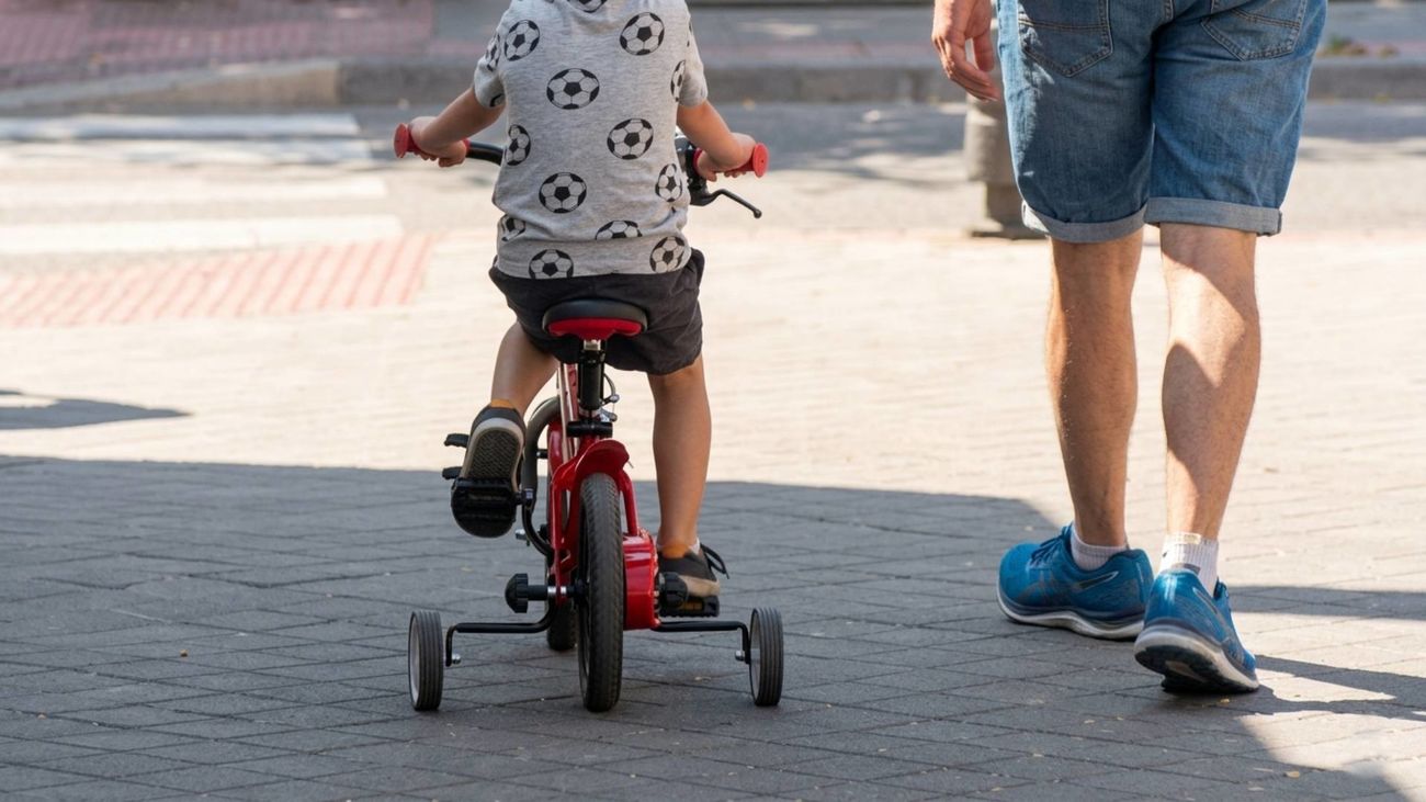 Las familias españolas, entre las más castigadas por los impuestos en la OCDE: tener hijos apenas reduce la carga fiscal