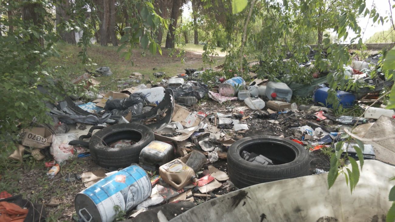 Más de 1.000 vertederos ilegales detectados en la periferia de Madrid