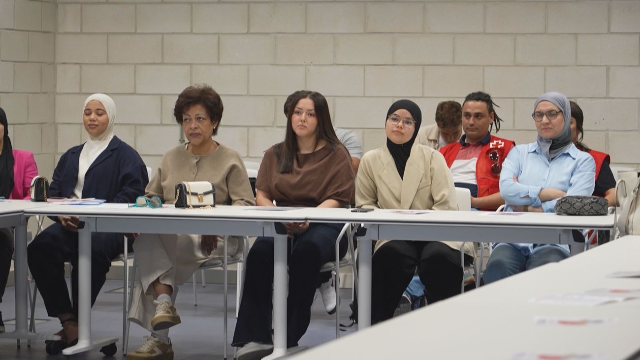 Vecinos de la Cañada Real luchan contra el estigma social y consiguen un trabajo