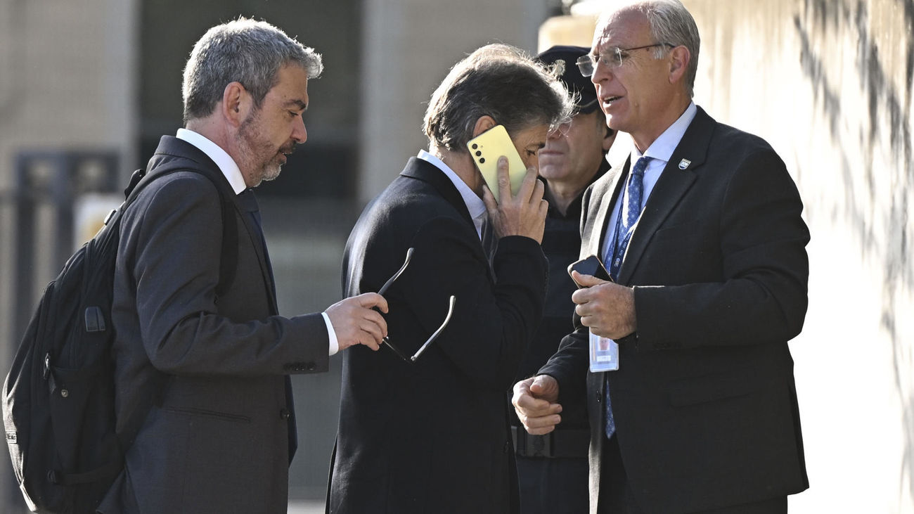 Oriol Pujol Ferrusola (c), a su llegada este lunes a la sede de La Audiencia Nacional en San Fernando de Henares