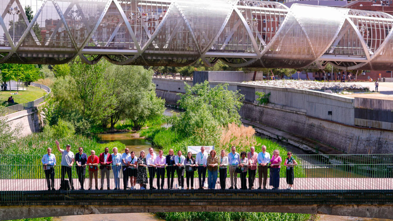 Almeida muestra a alcaldes de varias ciudades del mundo la ingeniería de Madrid Río